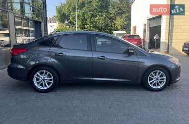 Седан Ford Focus 2015 в 