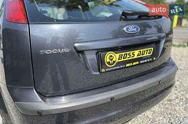 Хэтчбек Ford Focus 2006 в 