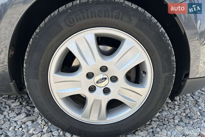 Хэтчбек Ford Focus 2006 в Коломые