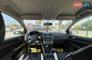 Хэтчбек Ford Focus 2006 в 