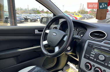 Хэтчбек Ford Focus 2006 в 