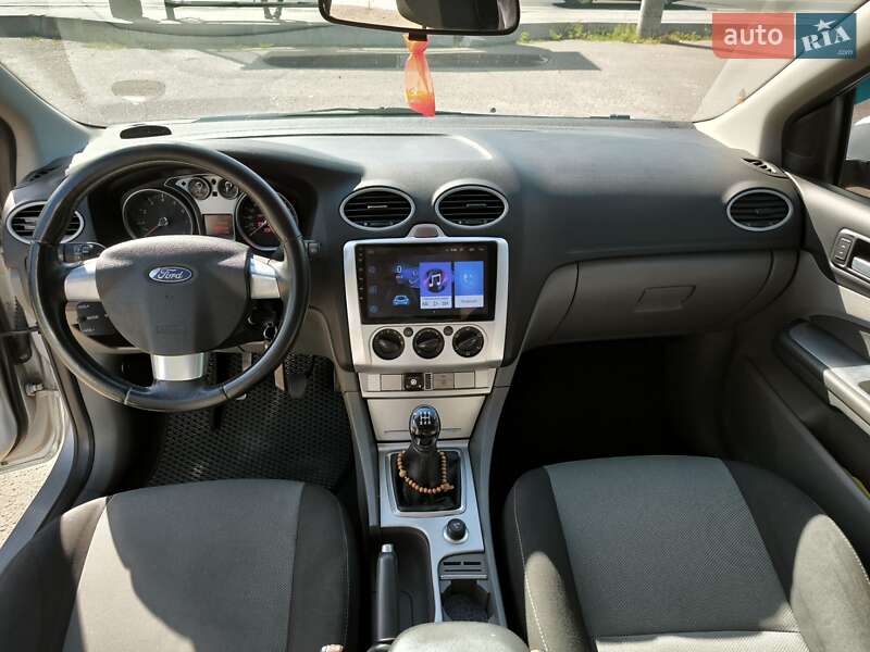 Хэтчбек Ford Focus 2011 в Чернигове