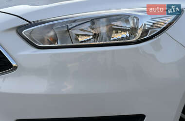 Седан Ford Focus 2016 в 