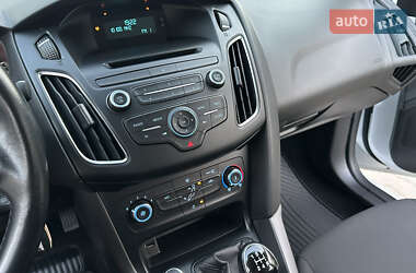 Седан Ford Focus 2016 в 