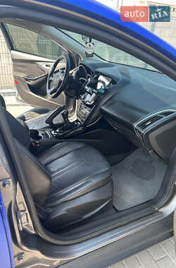 Хэтчбек Ford Focus 2013 в 