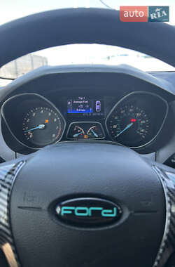 Хэтчбек Ford Focus 2013 в 