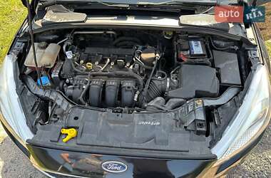 Седан Ford Focus 2015 в 