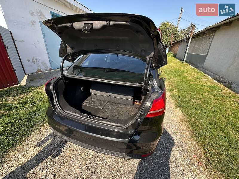 Седан Ford Focus 2015 в Дубно