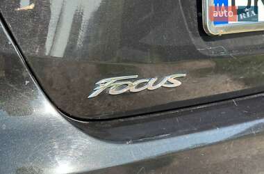 Седан Ford Focus 2015 в 