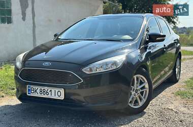 Седан Ford Focus 2015 в Дубні