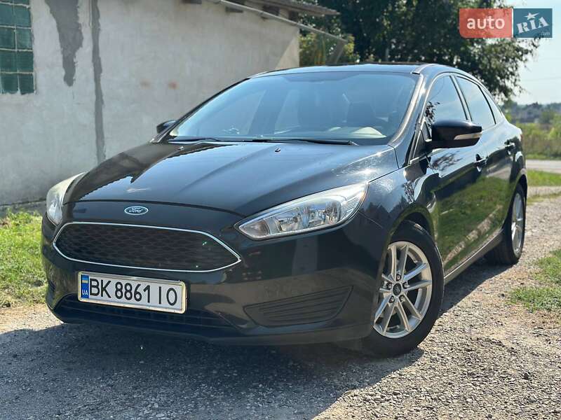 Седан Ford Focus 2015 в 