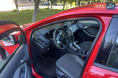 Хэтчбек Ford Focus 2012 в 