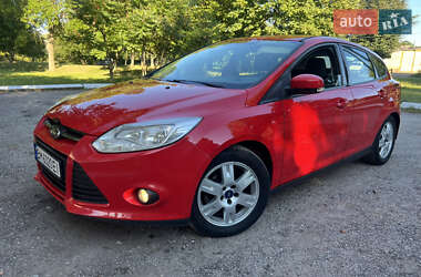Хэтчбек Ford Focus 2012 в Глухове