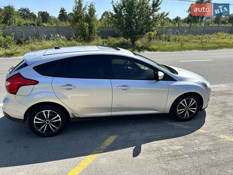 Хэтчбек Ford Focus 2011 в Киеве