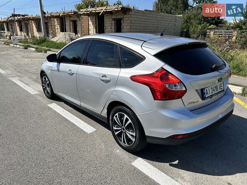 Хэтчбек Ford Focus 2011 в Киеве