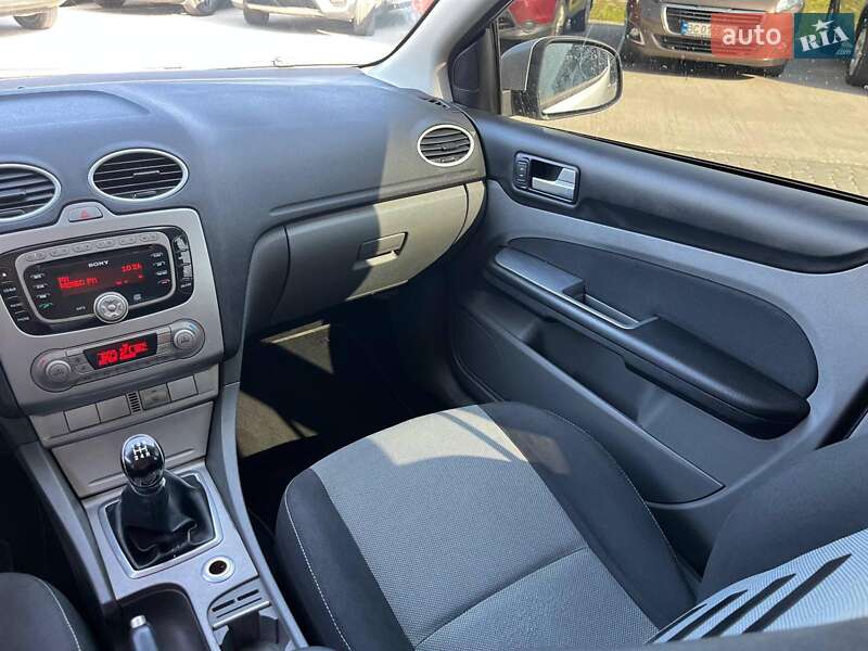 Хэтчбек Ford Focus 2010 в Львове фото 22 Хэтчбек Ford Focus 2010 в Львове