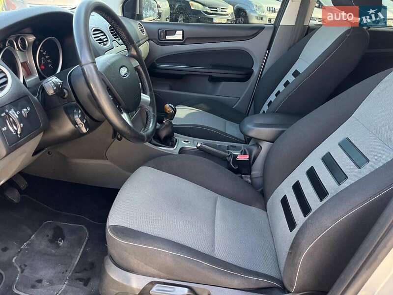 Хэтчбек Ford Focus 2010 в Львове фото 35 Хэтчбек Ford Focus 2010 в Львове