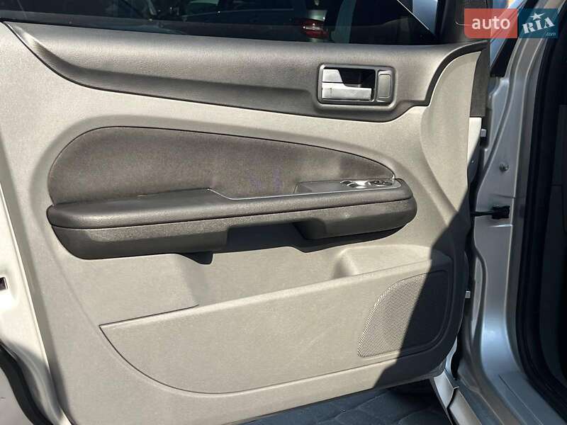 Хэтчбек Ford Focus 2010 в Львове фото 39 Хэтчбек Ford Focus 2010 в Львове