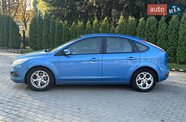 Хэтчбек Ford Focus 2010 в 