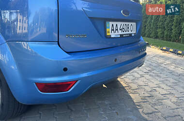 Хэтчбек Ford Focus 2010 в 