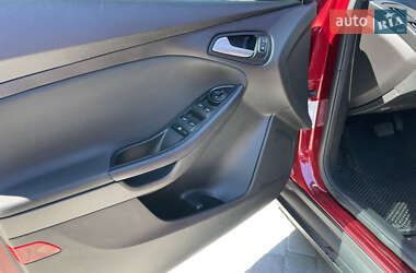 Седан Ford Focus 2015 в 