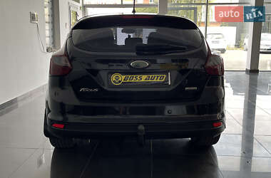 Хэтчбек Ford Focus 2012 в 