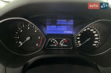Хэтчбек Ford Focus 2012 в 