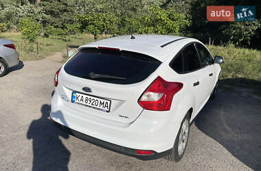 Хэтчбек Ford Focus 2012 в 