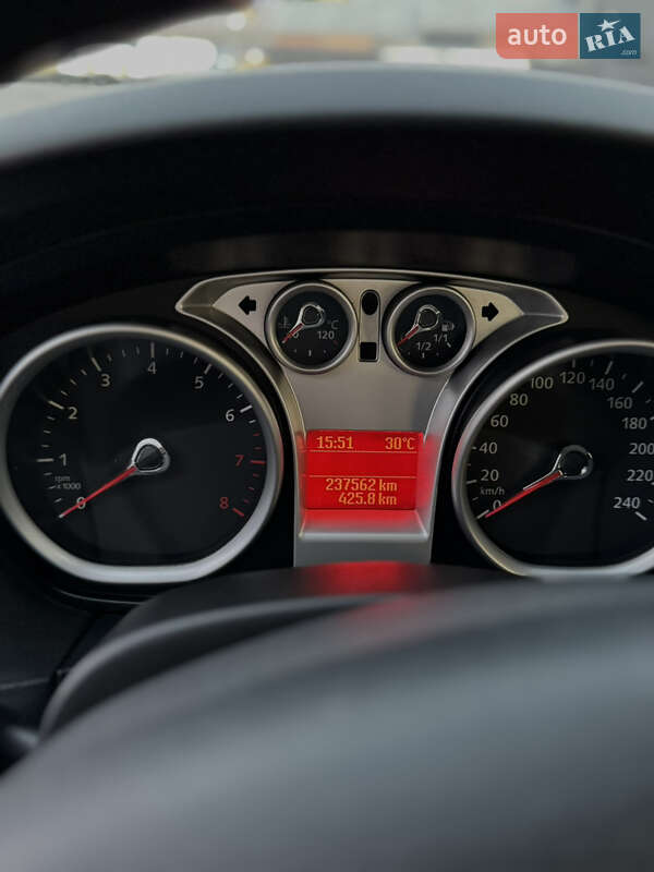 Хэтчбек Ford Focus 2010 в Киеве фото 8 Хэтчбек Ford Focus 2010 в Киеве