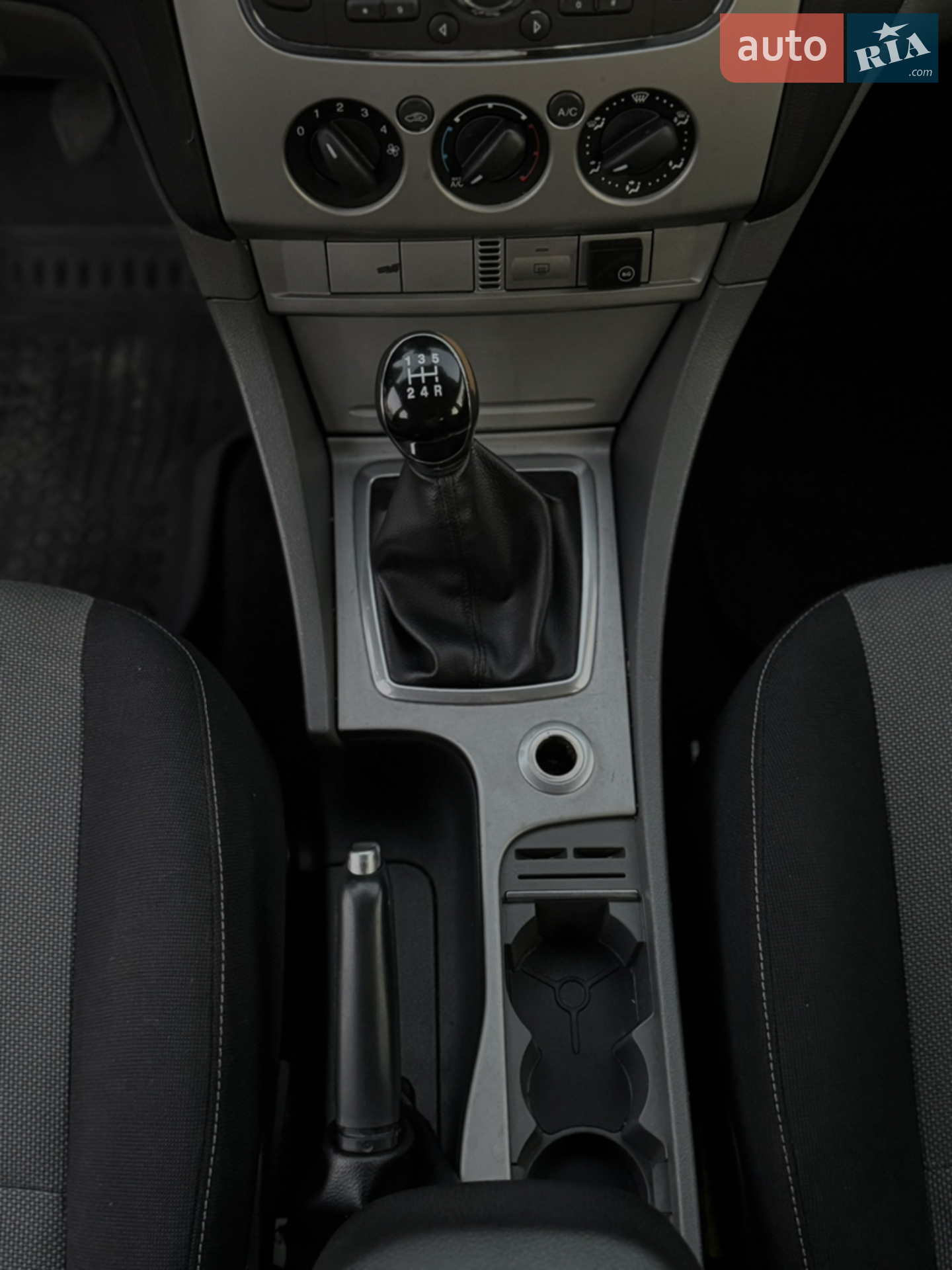 2010 Ford Focus - мініатюра 12