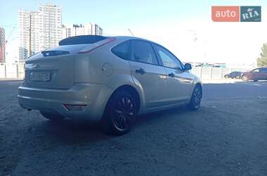 Хэтчбек Ford Focus 2011 в 