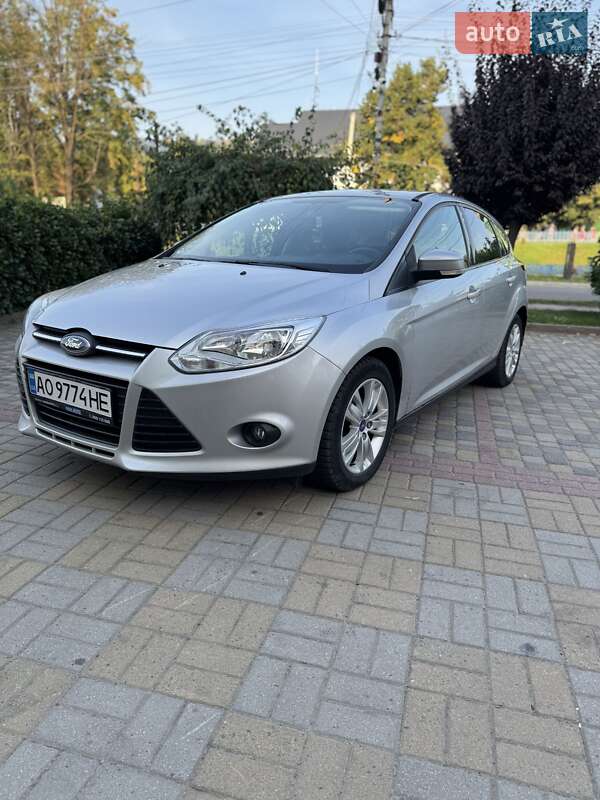 Хетчбек Ford Focus 2011 в Дубовому