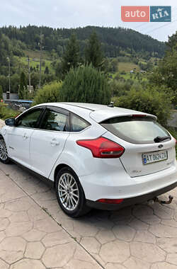 Хэтчбек Ford Focus 2016 в 