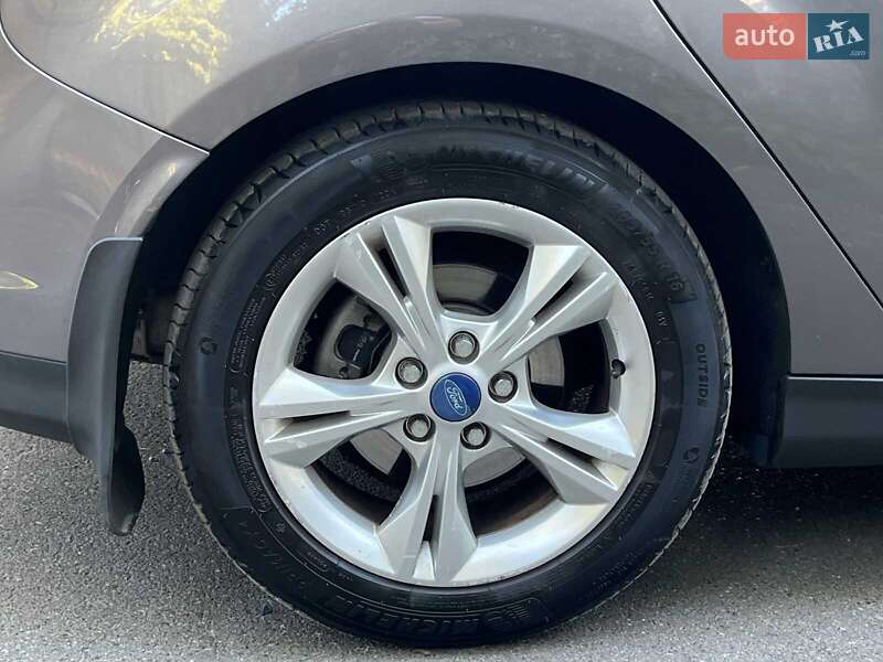 Хэтчбек Ford Focus 2012 в Киеве фото 18 Хэтчбек Ford Focus 2012 в Киеве