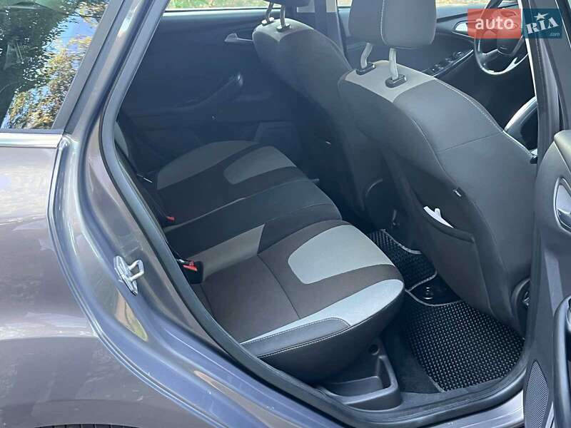 Хэтчбек Ford Focus 2012 в Киеве фото 28 Хэтчбек Ford Focus 2012 в Киеве
