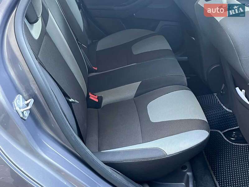 Хэтчбек Ford Focus 2012 в Киеве фото 29 Хэтчбек Ford Focus 2012 в Киеве