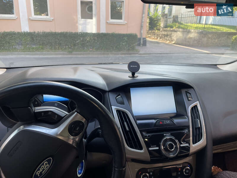 Хэтчбек Ford Focus 2012 в Золочеве