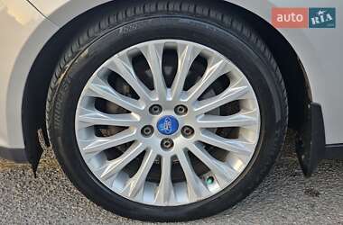 Седан Ford Focus 2011 в 