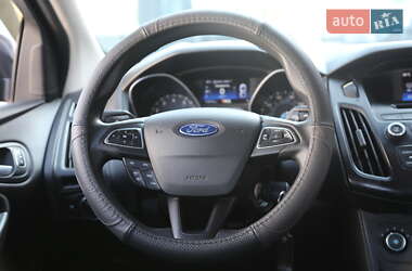 Седан Ford Focus 2016 в 