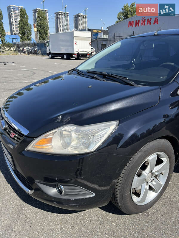 Хэтчбек Ford Focus 2010 в Киеве