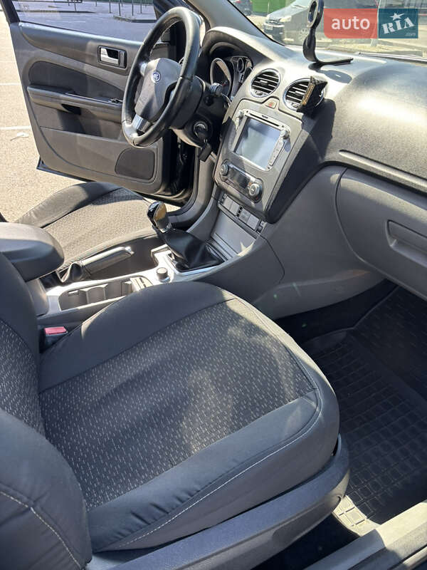 Хэтчбек Ford Focus 2010 в Киеве