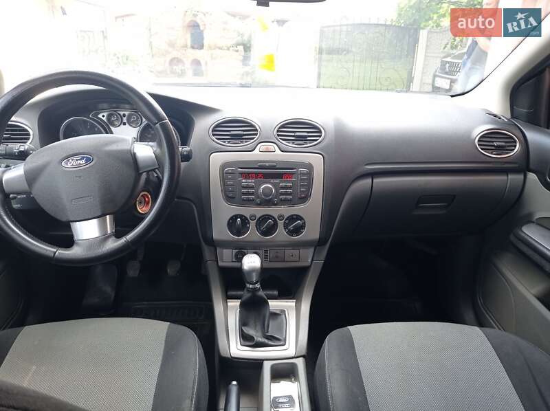 Хэтчбек Ford Focus 2010 в Стрые