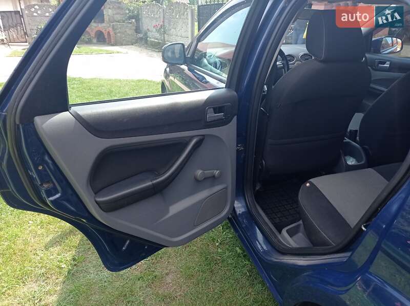 Хэтчбек Ford Focus 2010 в Стрые