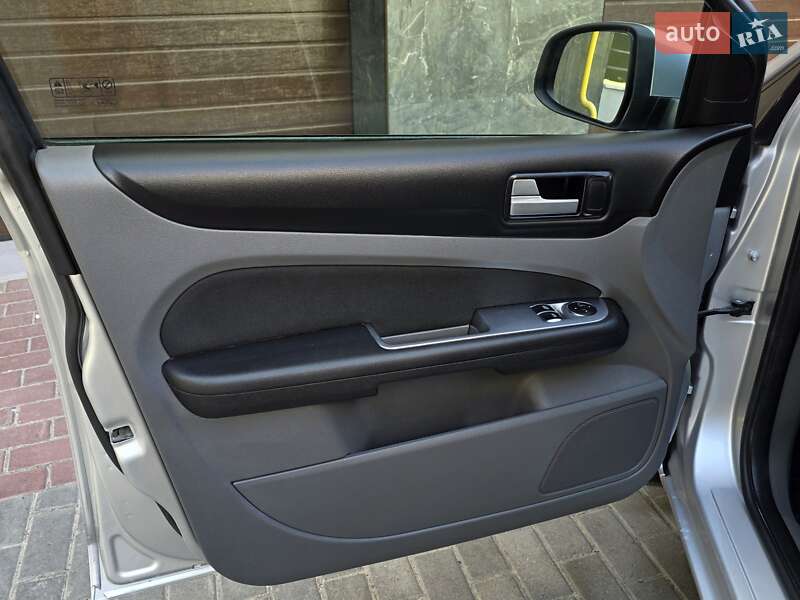 Хетчбек Ford Focus 2011 в Тернополі фото 19 Хетчбек Ford Focus 2011 в Тернополі