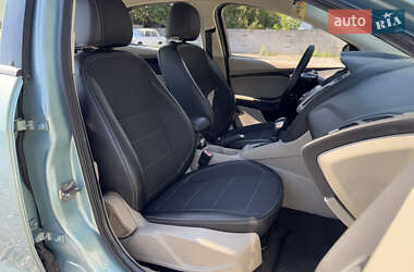 Седан Ford Focus 2012 в 