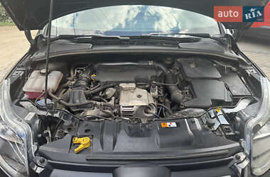 Хэтчбек Ford Focus 2013 в 
