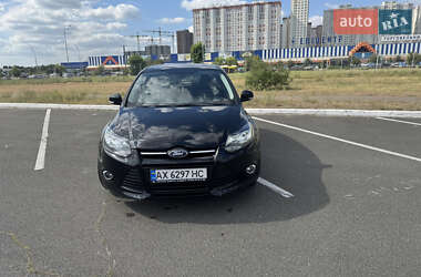 Хэтчбек Ford Focus 2013 в 