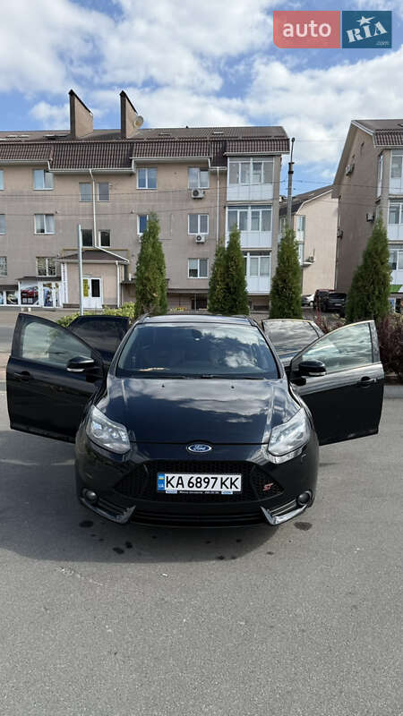 Хэтчбек Ford Focus 2013 в Киеве