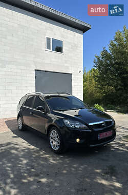 Универсал Ford Focus 2010 в Хороле