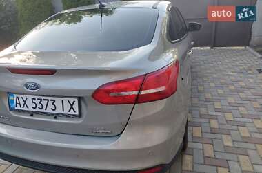 Седан Ford Focus 2015 в 